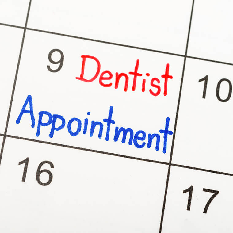 Common Scheduling Challenges Dental Offices Face During the Holiday Season