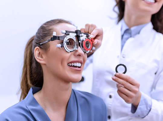 From Eye Exams to Online Reviews: How Optometry Software Keeps Patients Coming Back
